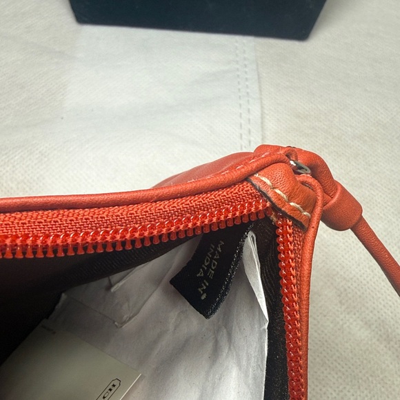 NEW w/ Tags Coach Burnt Orange Coral Leather Wristlet w/ Hangtag - Picture 11 of 13